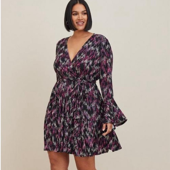 torrid Dresses & Skirts - Torrid Black Purple Long Sleeve Mini Dress Size 3X New With Tag Bell Sleeves